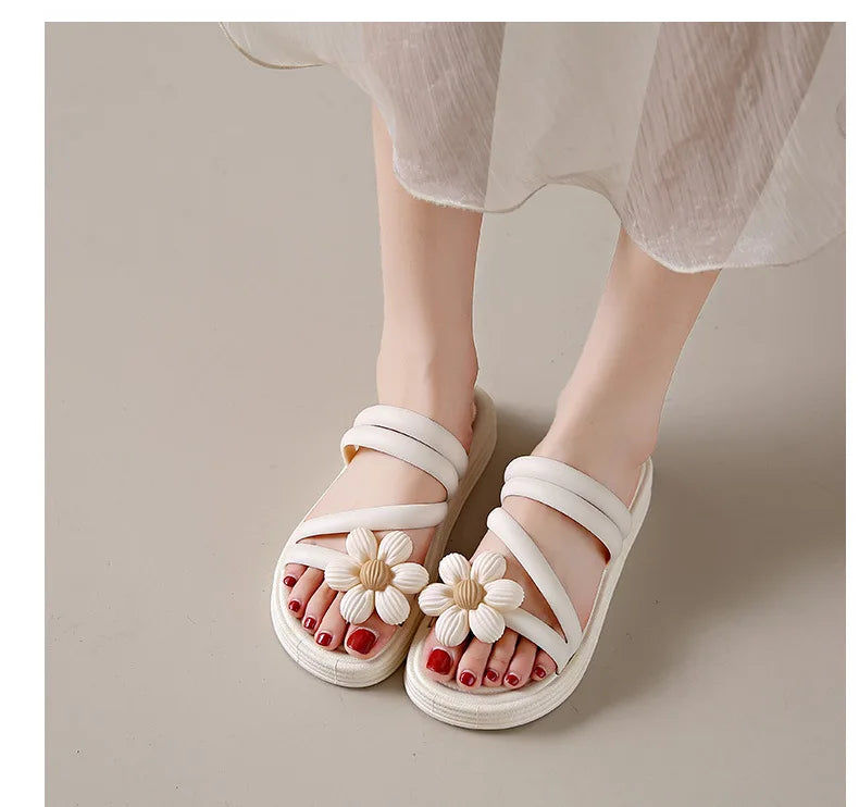 Sandália Feminina Rasteira com Flor | Conforto e Estilo