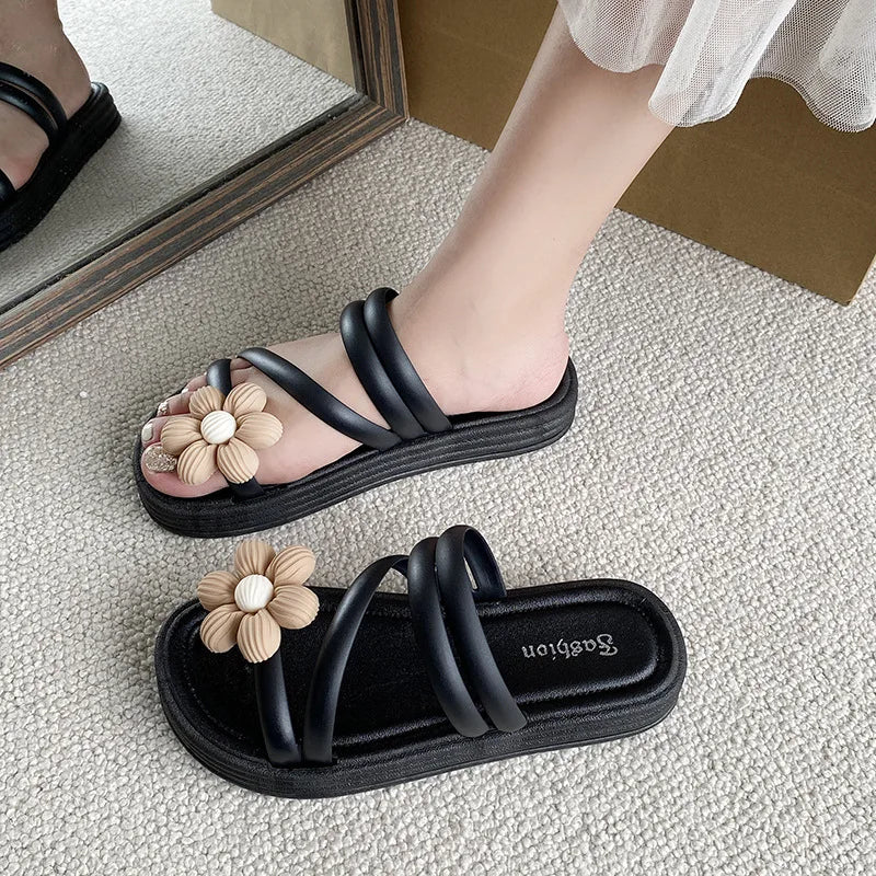 Sandália Feminina Rasteira com Flor | Conforto e Estilo